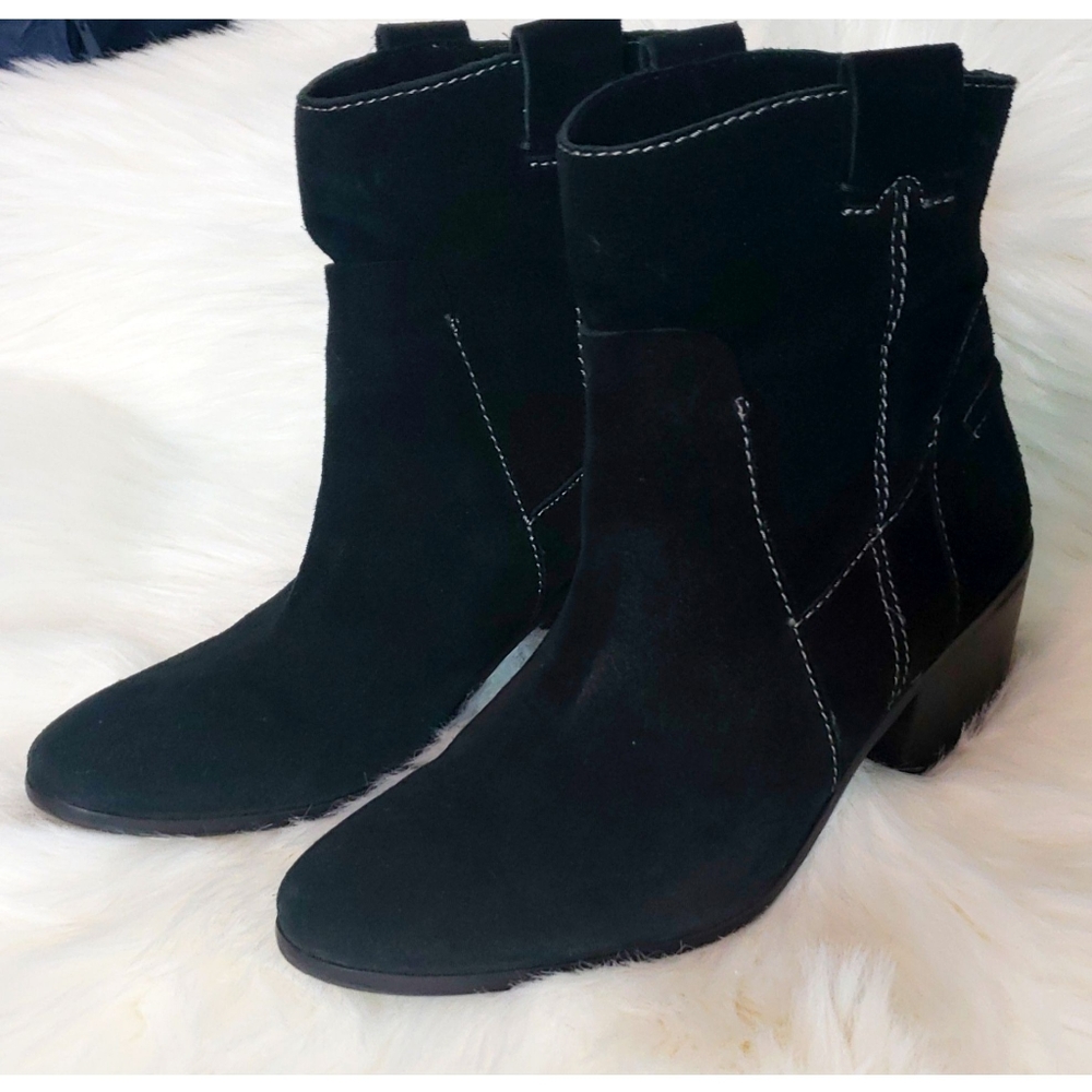 Vince Camuto Maves Black Suede Ankle Boot Sz 9M